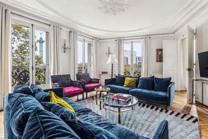 4 bedrooms apartment for sale in Paris 4eme, France