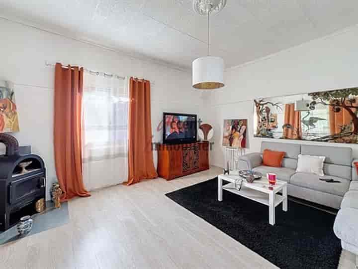 2 bedrooms house for sale in Orgon, France