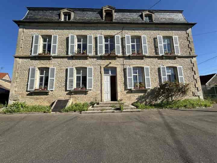 1 bedroom house for sale in coulmier le sec, France