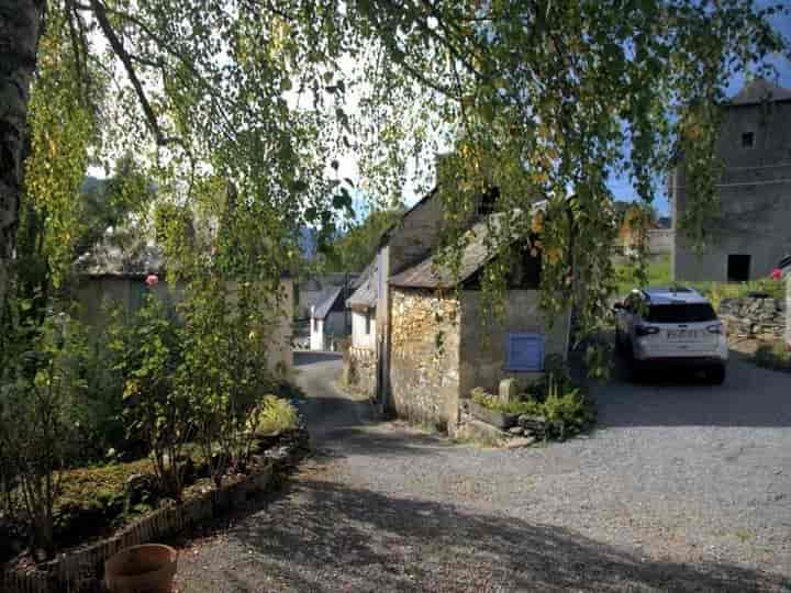 5 bedrooms house for sale in  France