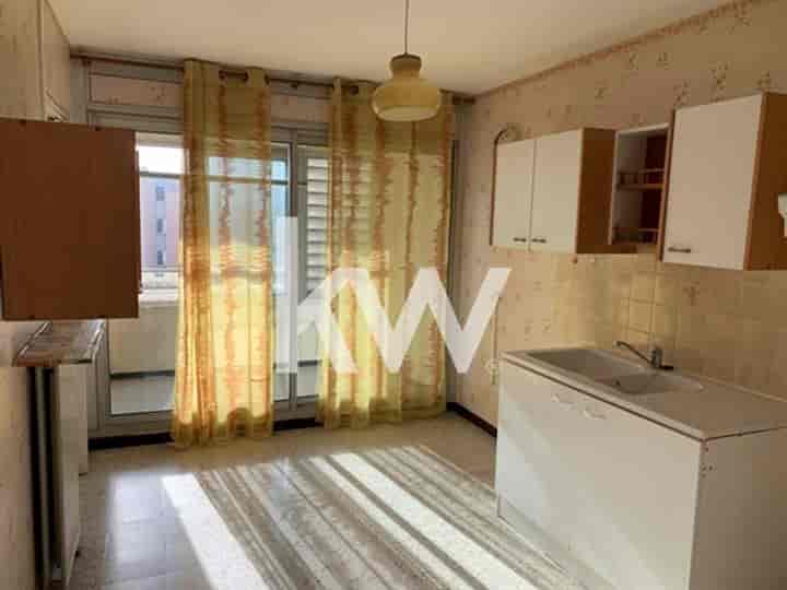 Apartment for sale in Nimes, France