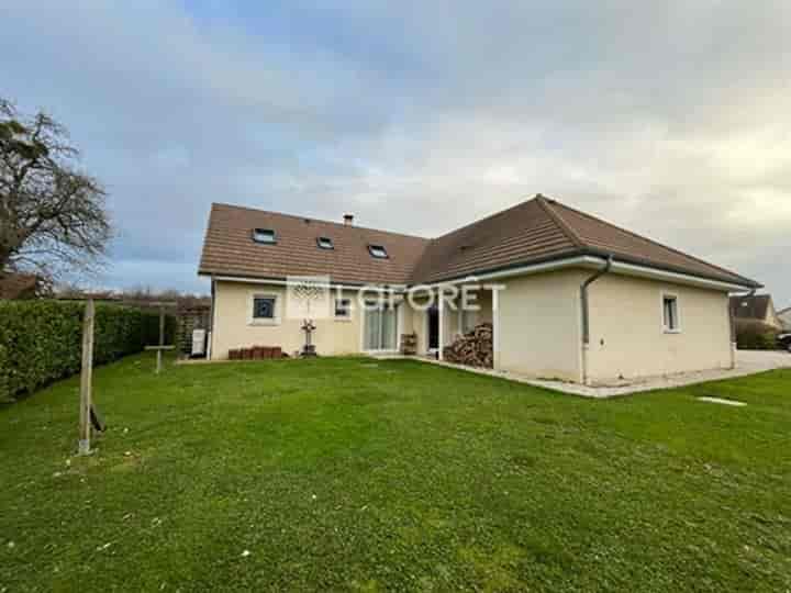 6 bedrooms house for sale in Louhans, France