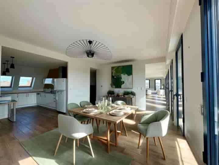 4 bedrooms apartment for sale in Rochefort, France