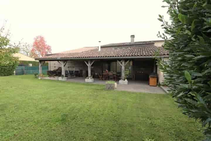 8 bedrooms other for sale in Izon, France