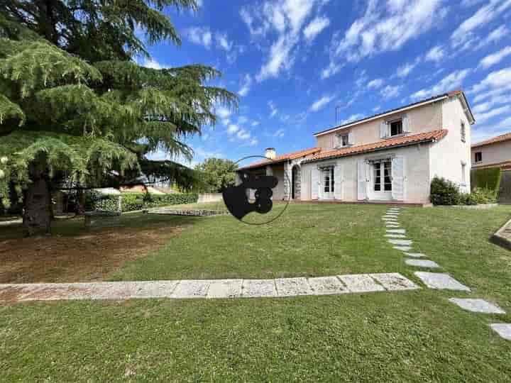 4 bedrooms house for sale in Deux-Sevres (79), France