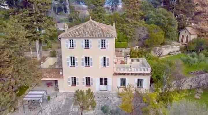 5 bedrooms house for sale in  France