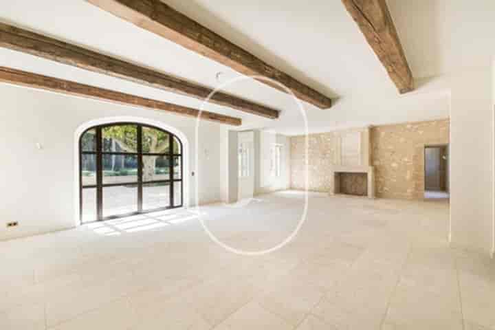 7 bedrooms house for sale in Eygalieres, France