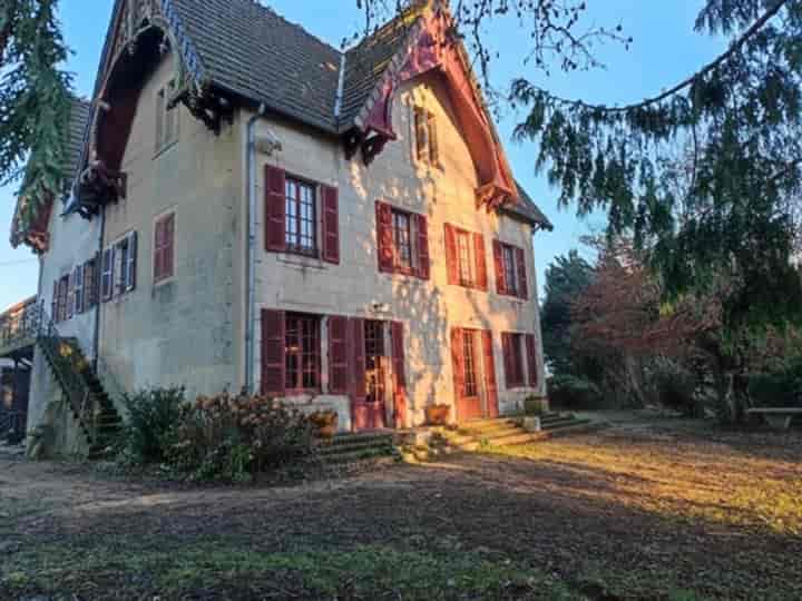 Other for sale in La Chapelle-sous-Uchon, France