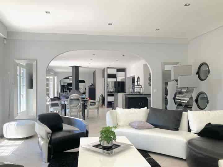 4 bedrooms house for sale in Garancieres, France