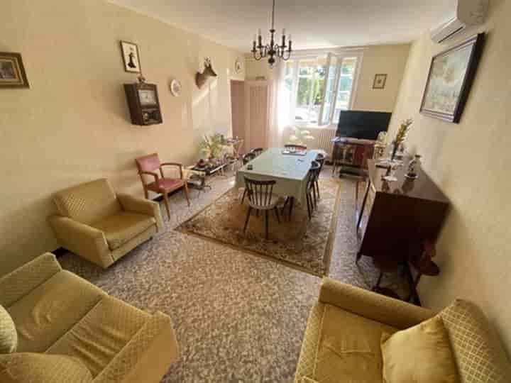 4 bedrooms house for sale in Le Chatelet, France