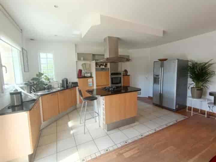 6 bedrooms house for sale in Montgermont, France