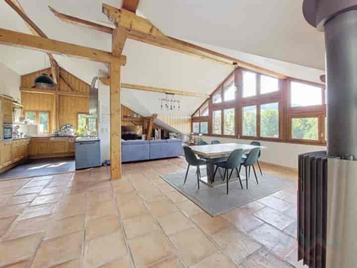 8 bedrooms house for sale in Burdignin, France