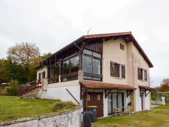 5 bedrooms house for sale in Blanzay, France