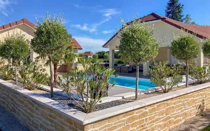 4 bedrooms house for sale in  France