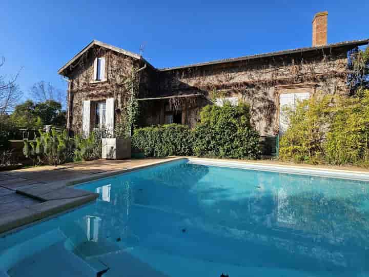 6 bedrooms house for sale in  France