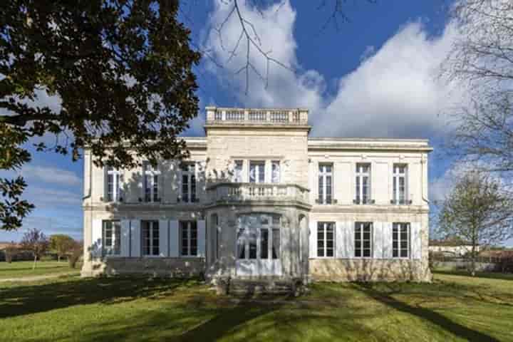 8 bedrooms house for sale in Bordeaux, France