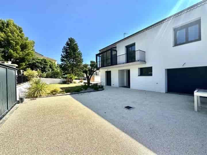 3 bedrooms house for sale in Montelimar, France