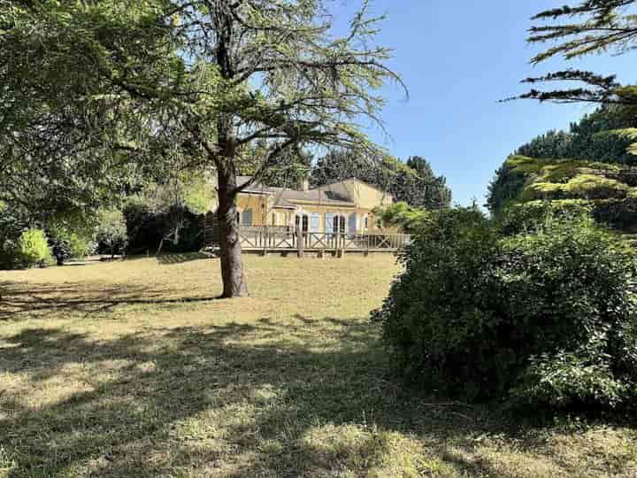 6 bedrooms house for sale in orange, France