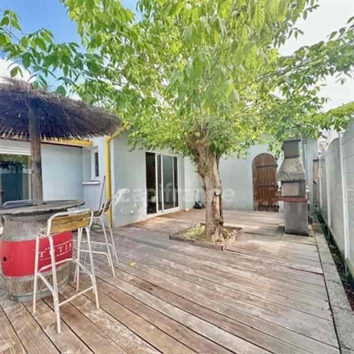 3 bedrooms house for sale in Ares, France