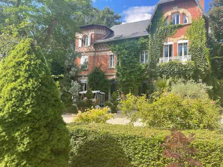 9 bedrooms house for sale in  France