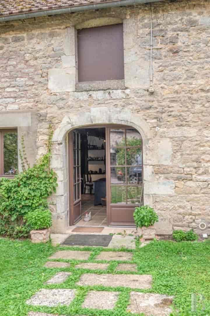 7 bedrooms house for sale in Beaune, France