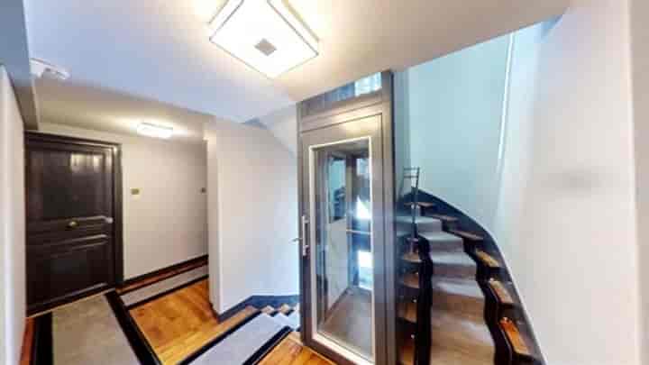 1 bedroom other for sale in Paris 18eme, France