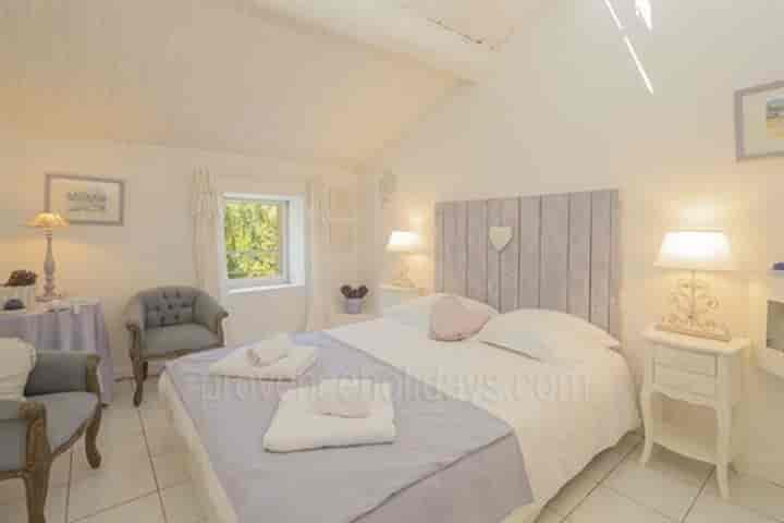 9 bedrooms house for sale in LIsle-sur-la-Sorgue, France