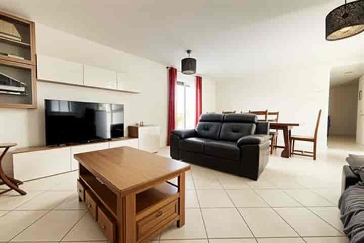 3 bedrooms house for sale in Maringues, France