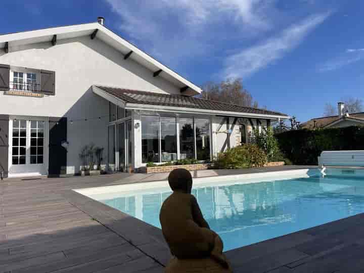 6 bedrooms house for sale in Biganos, France