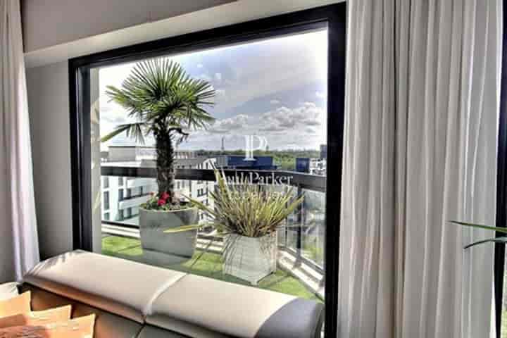 4 bedrooms apartment for sale in Suresnes, France