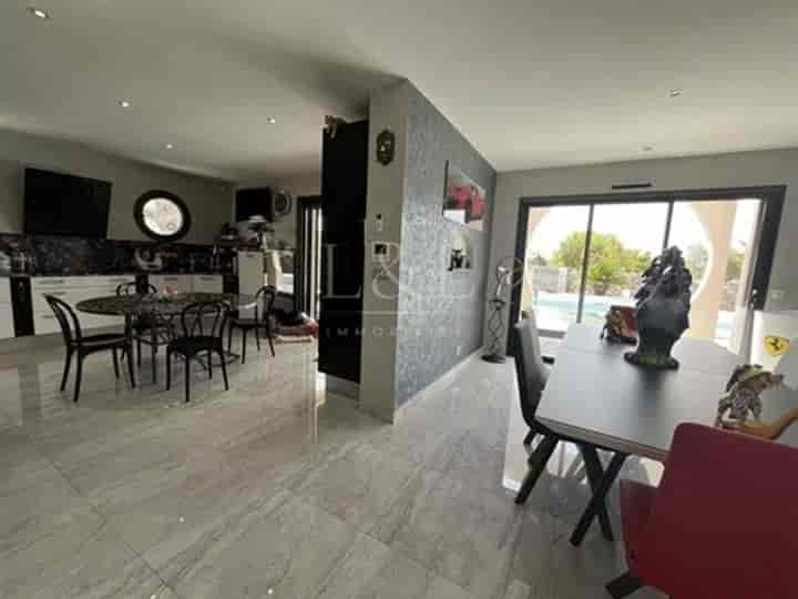 House for sale in Poulx, France