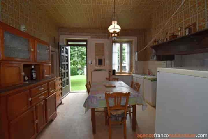 House for sale in La Croisille-sur-Briance, France