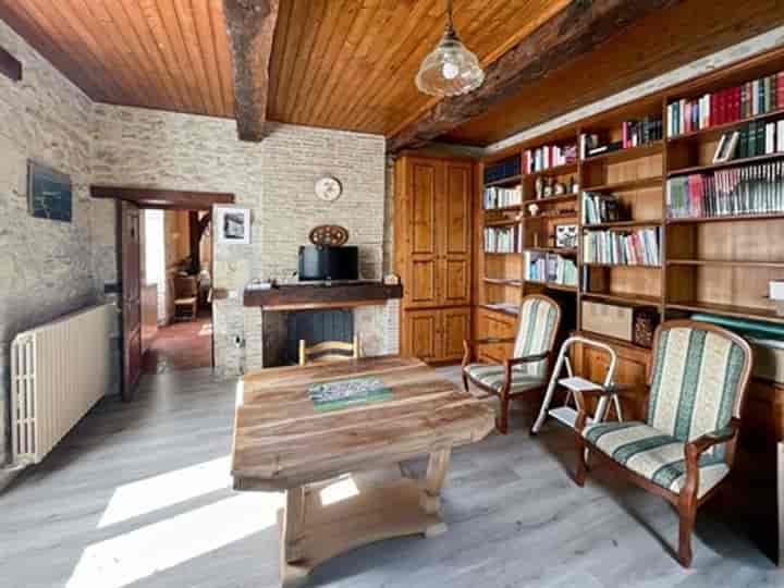 5 bedrooms house for sale in Sainte-Gemme, France