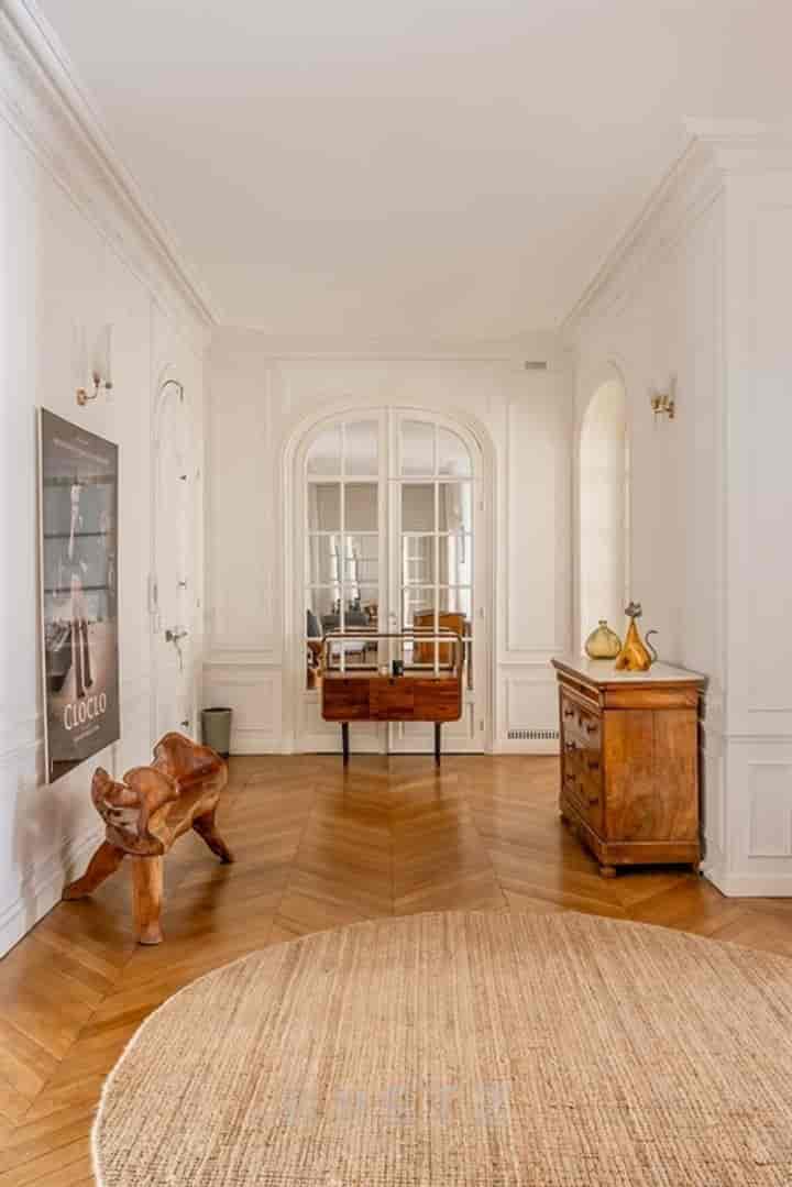 4 bedrooms apartment for sale in Paris 17eme, France