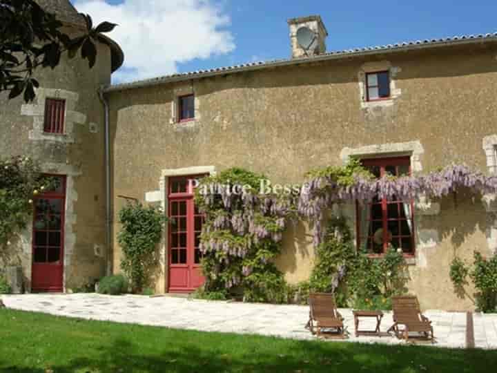 4 bedrooms house for sale in Niort, France