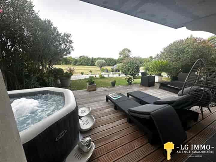 5 bedrooms house for sale in Arces, France