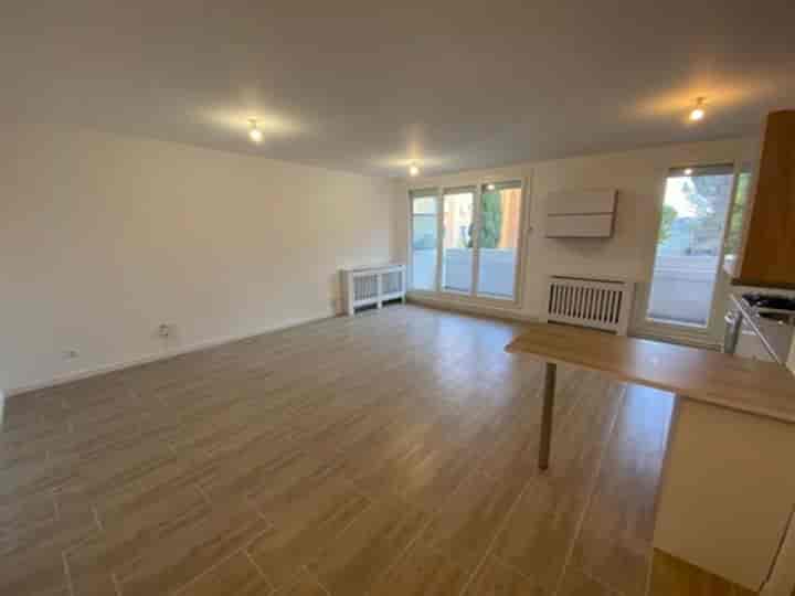 1 bedroom house for sale in Vitrolles, France