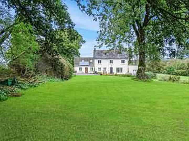 5 bedrooms house for sale in  France