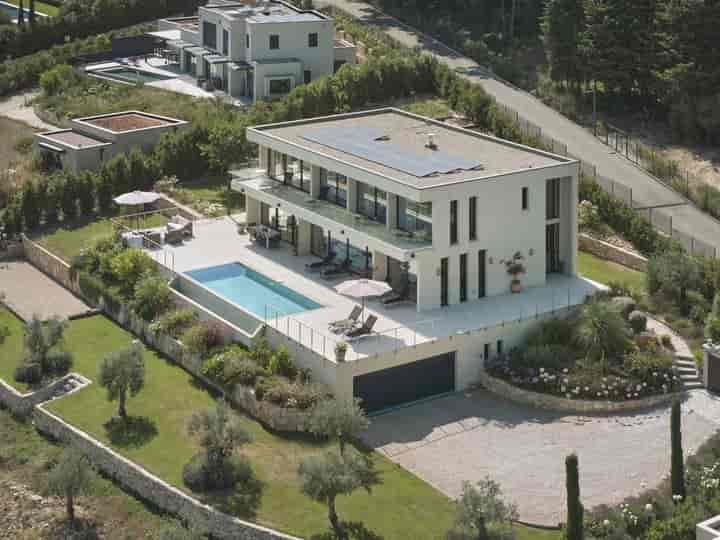 5 bedrooms house for sale in Chateauneuf-Grasse, France