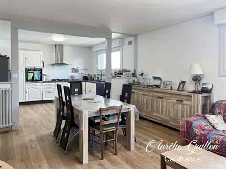 4 bedrooms house for sale in Guegon, France