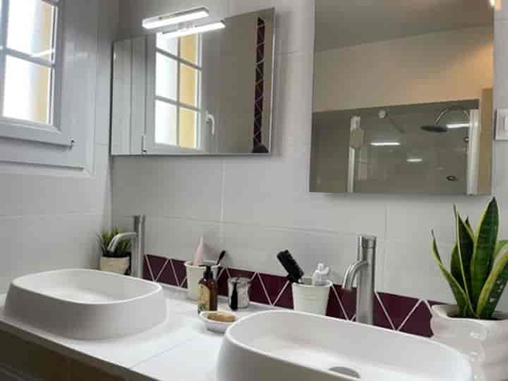 5 bedrooms house for sale in Nimes, France