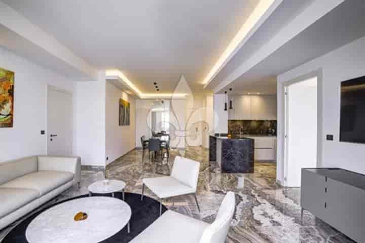 2 bedrooms other for sale in Cannes, France