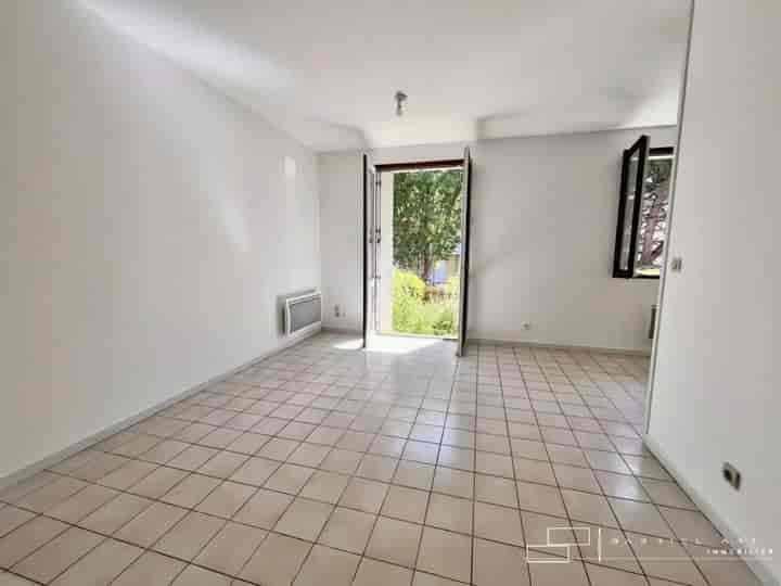 2 bedrooms house for sale in  France