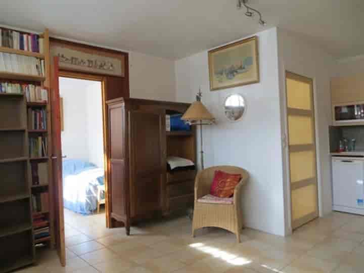 1 bedroom other for sale in Le Mesnil-le-Roi, France