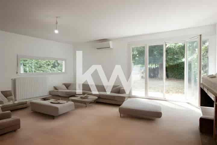 3 bedrooms house for sale in Garons, France