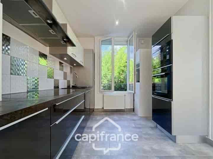 2 bedrooms other for sale in Saint-Maur-des-Fosses, France