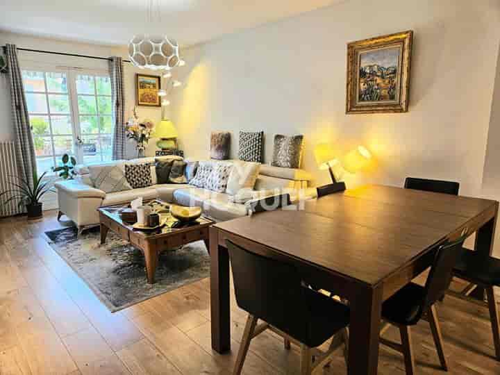 2 bedrooms house for sale in  France