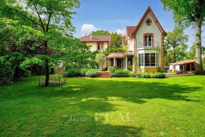 5 bedrooms house for sale in  France