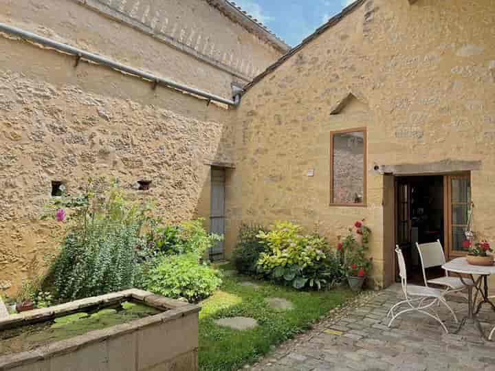 5 bedrooms house for sale in  France