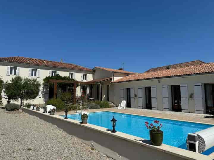 5 bedrooms house for sale in  France